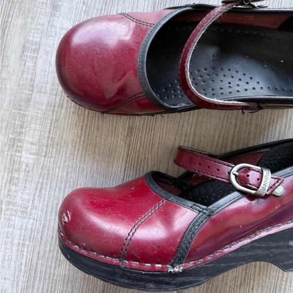 Dansko Women’s 36 / US 6 Mary Jane Clogs Dark Red - Picture 3 of 10
